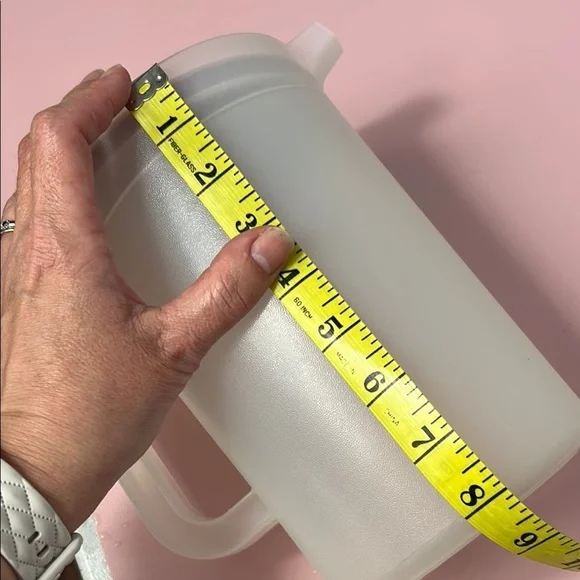 Tupperware Classic Pitcher - Picture 6 of 7